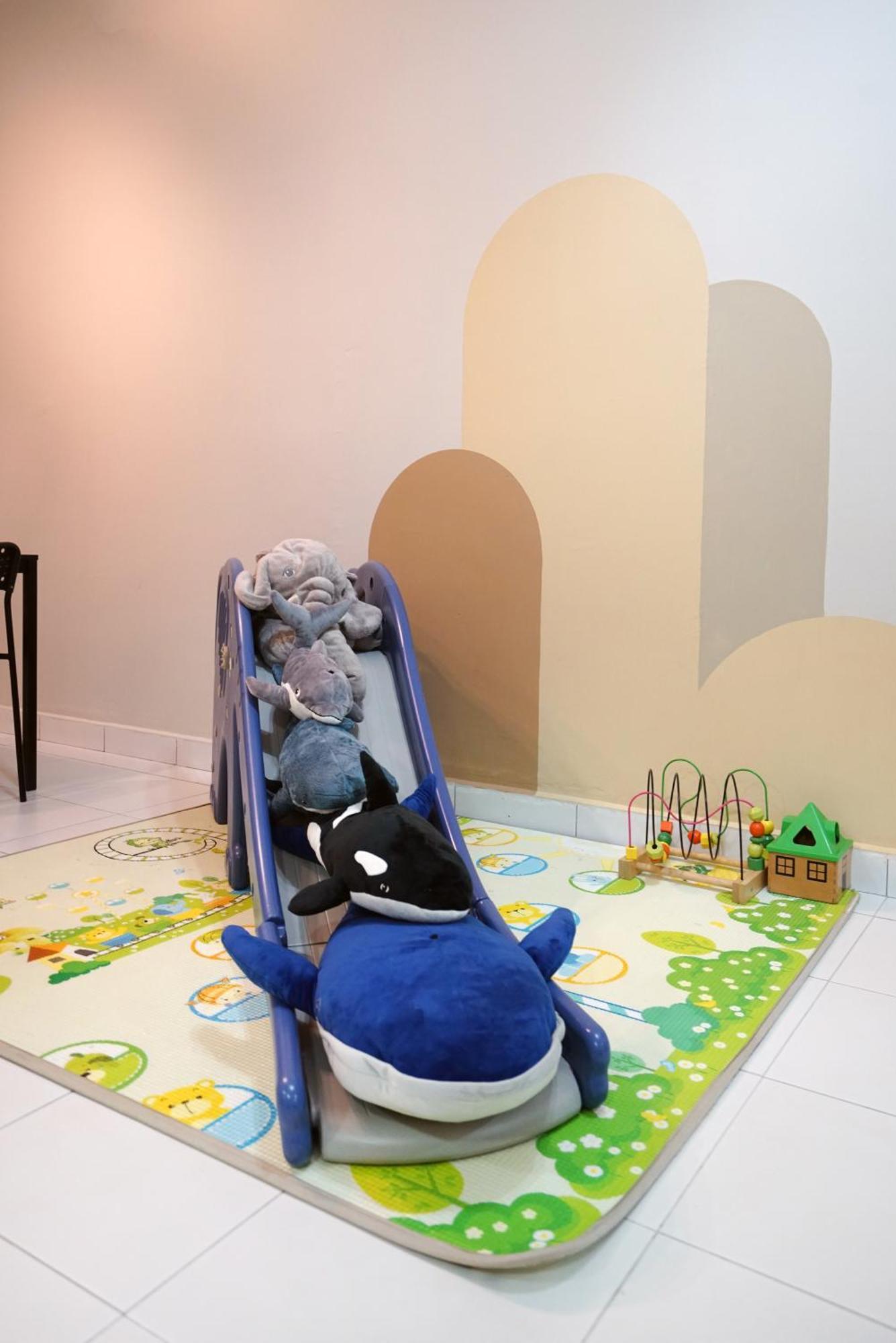 Waterpark Tvbox By Joyfully 22b10 * Desaru
